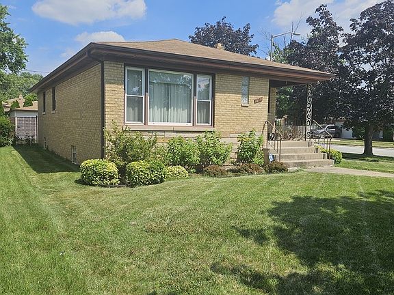 2nd image of 573 Gordon Ave