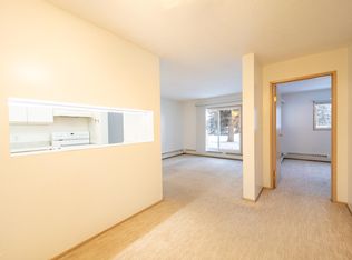 6710 158th Ave NW #102, Edmonton, AB T5Z3A7