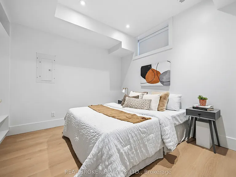 102 Boultbee Ave #C — Photo 20