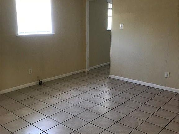3rd image of 1662-64 Southlawn Blvd