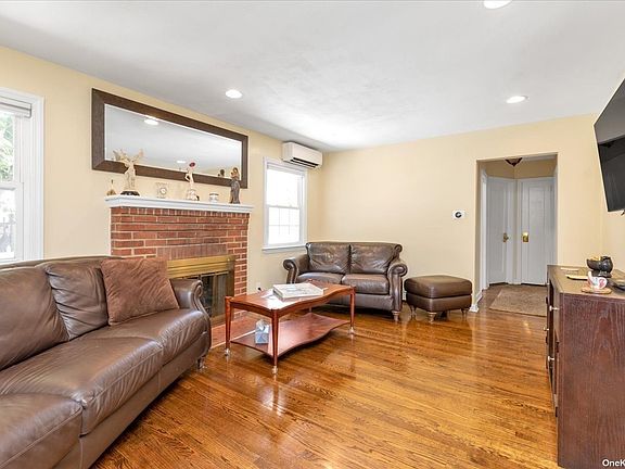 4th image of 26 Murdock Rd