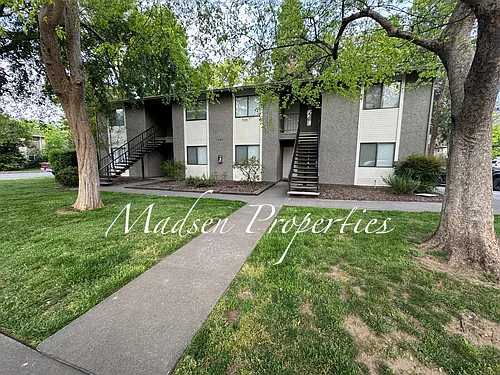1340 W 4th St #2 Photo 1