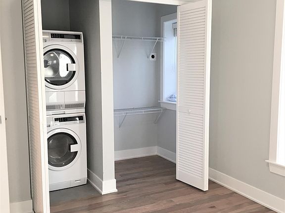 2nd image of 3554 W Dickens Ave #2