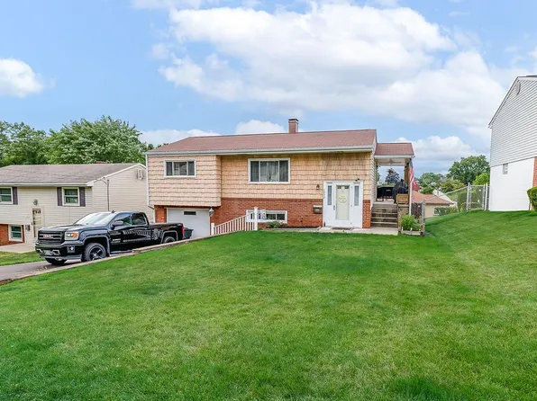 1032 Catherine Dr, Conway, PA 15027