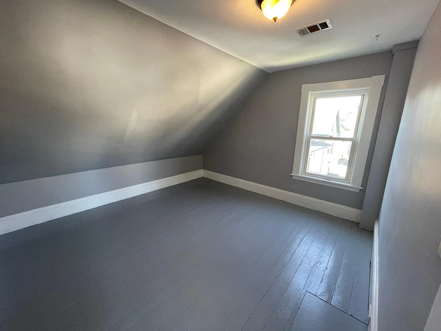 8 Forest Ave — Photo 3