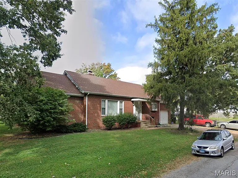 1911 Foster Dr — Photo 1
