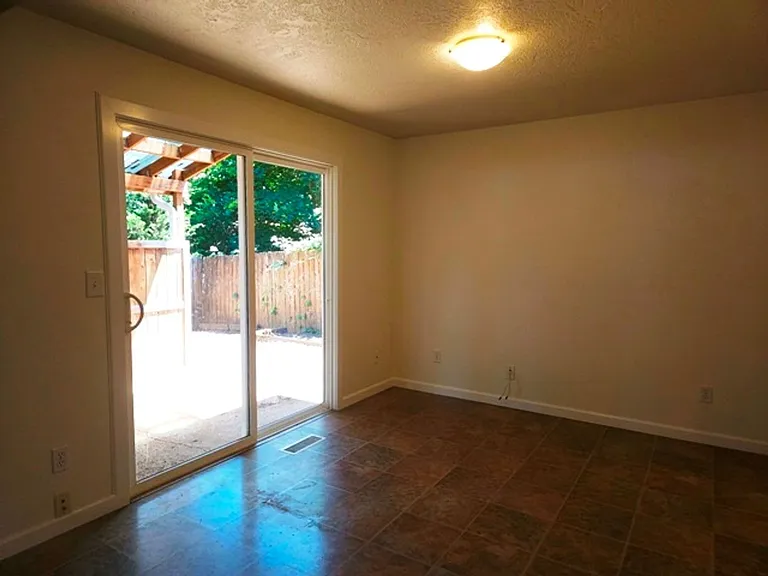 5536 Cottonwood Ct S — Photo 5