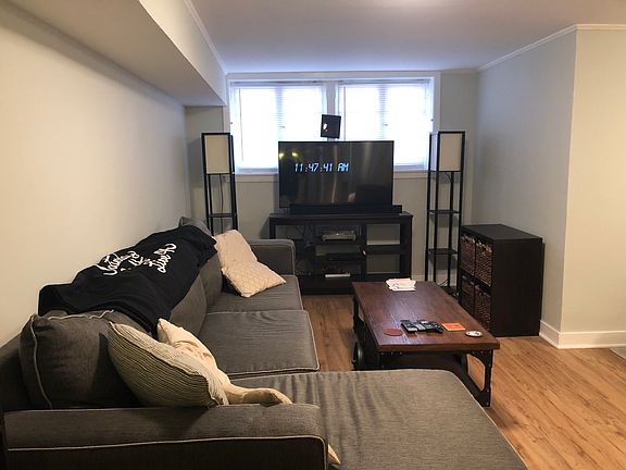 2nd image of 1953 W Leland Ave APT 1
