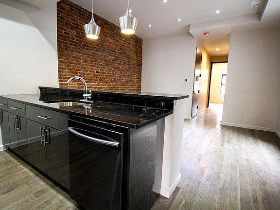 4th image of 1552 Greene Ave #3B