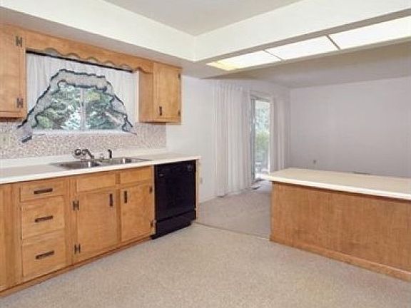 4th image of 2379 Flagstaff