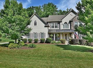 265 Squirrel Ln, Lake Wylie, SC 29710