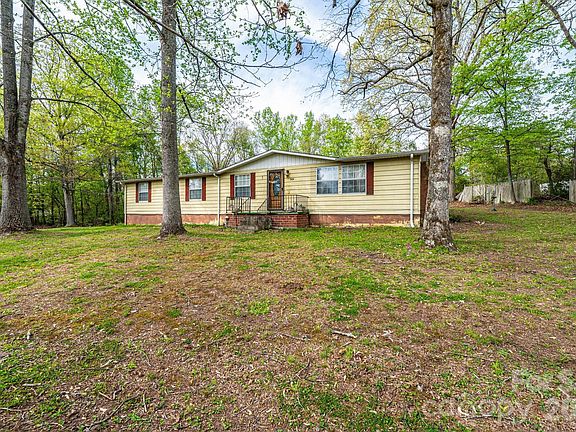 2nd image of 2474 Chandler Pl
