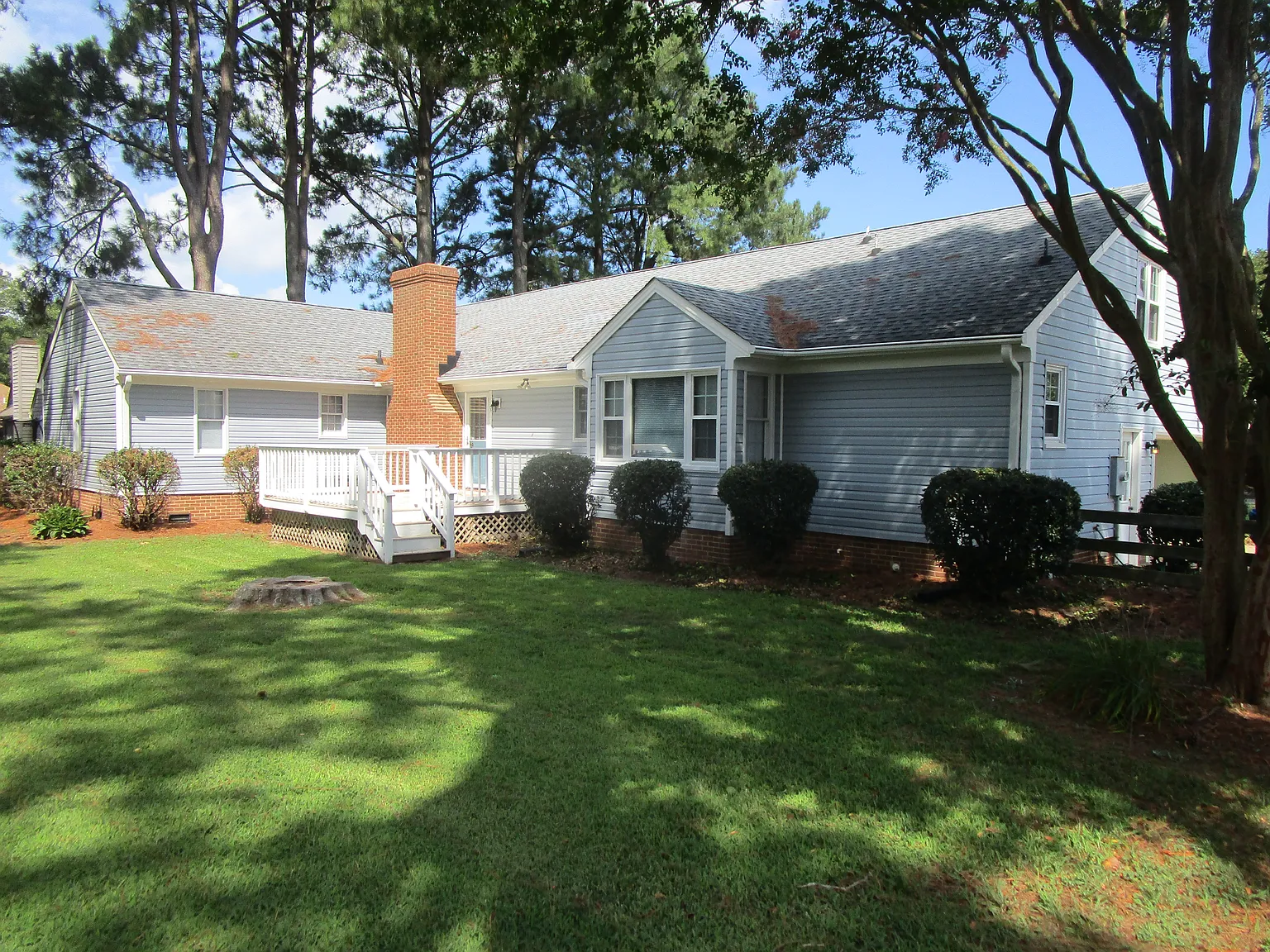 4 bed, 2565 sqft, $3,500 — Photo 2