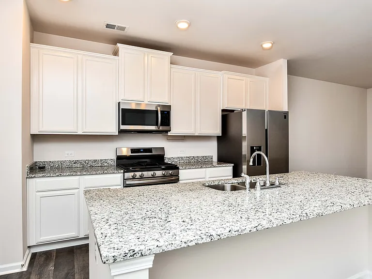 106 Crestwind Dr — Photo 4