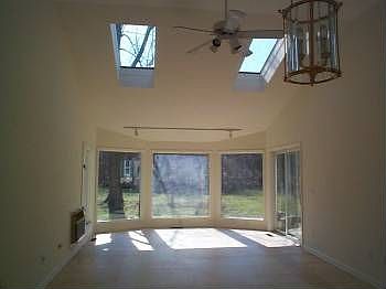 5th image of 48 Willow Ln
