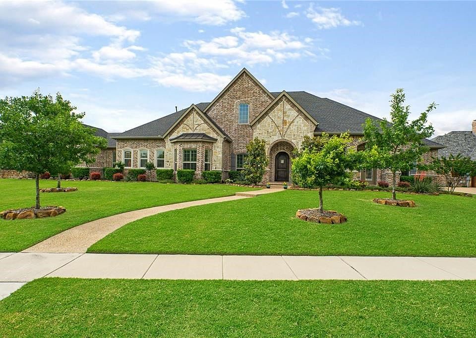 1st image of 2460 Fair Oaks Ln