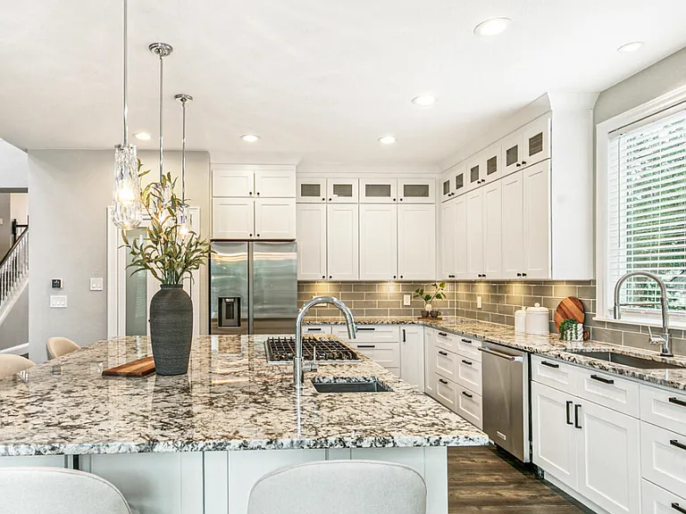 20214 E Lake Cir — Photo 19