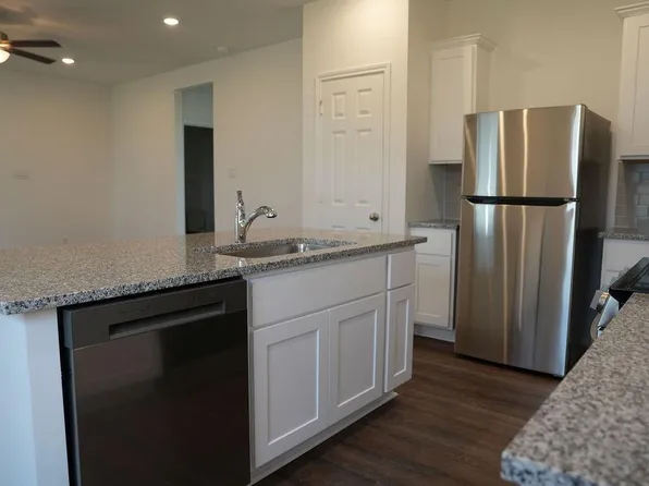 406 Cedar Chase Ct, Dayton, TX 77535