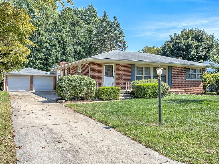 2110 Boudreau Dr — Photo 1