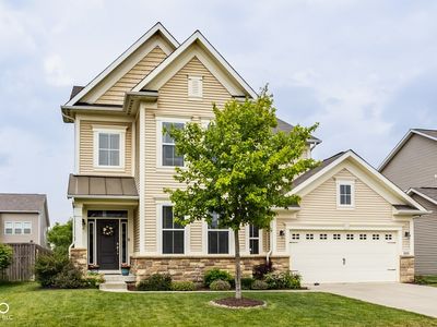 7824 Hedgehop Dr, Zionsville, IN, 46077