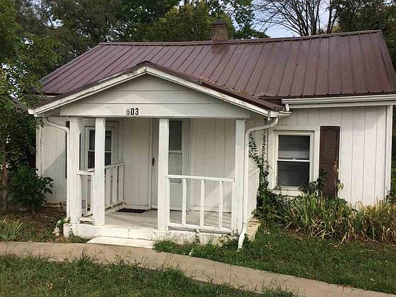3rd image of 607 E Miller Dr