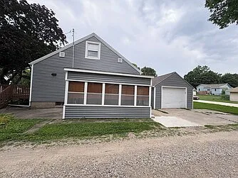 3 bed, 2016 sqft, $1,800 — Photo 4