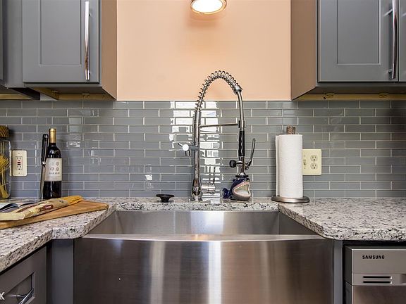 4th image of 2110 Rowland Ave