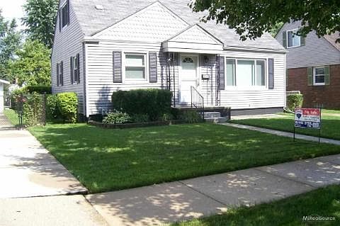 3rd image of 25874 Waldorf St
