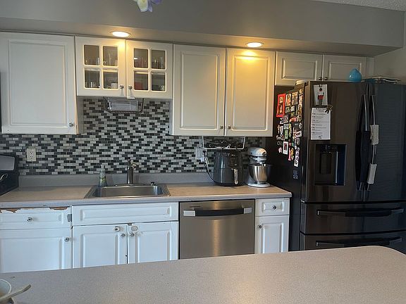 4th image of 38 Woodhill St #171
