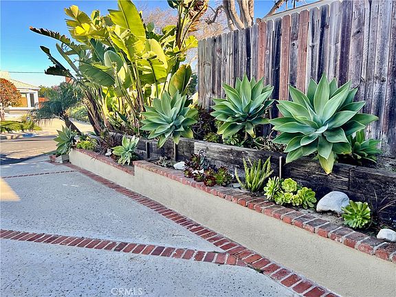 4th image of 5518 Riviera Way