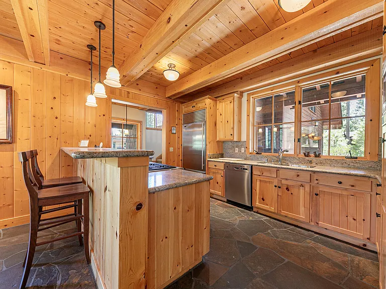 8520 Lahontan Dr — Photo 14