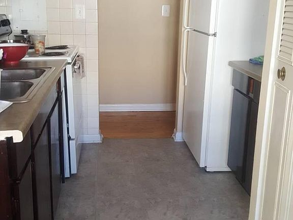 4th image of 454 W Oakdale Ave #420A