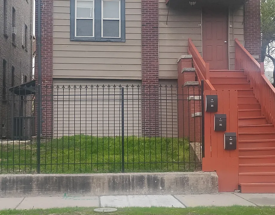 5918 S Calumet Ave #1