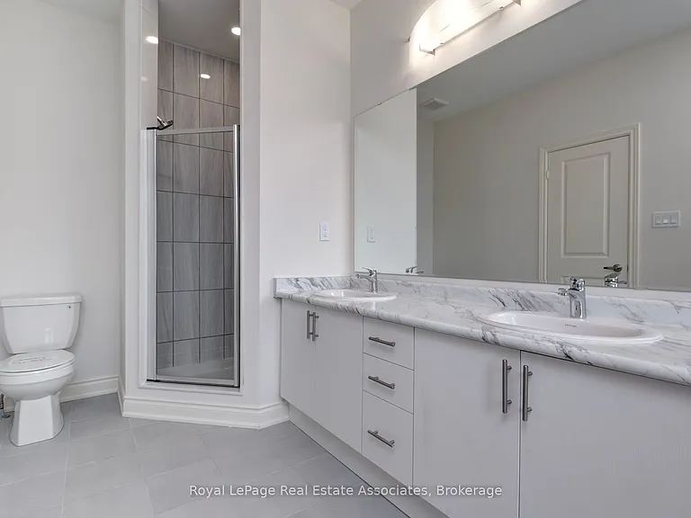 34 Attwater Dr E — Photo 29