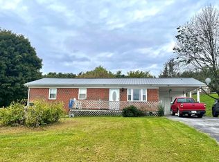 106 Oak St, Byrdstown, TN 38549