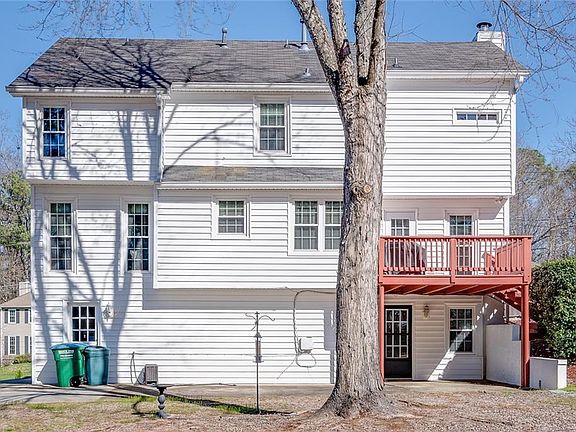 4th image of 1385 Drakie Ct