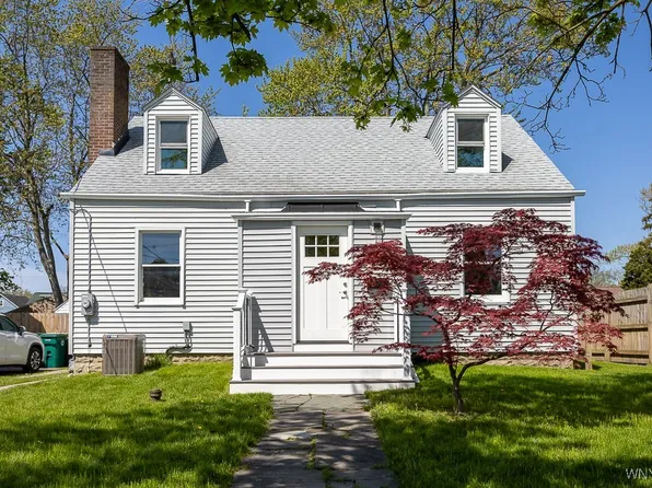 922 91st St, Niagara Falls, NY 14304