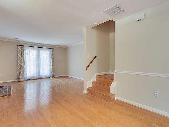 4th image of 4408 Washington Blvd