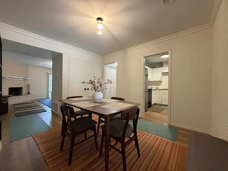 2213 N Crossover Rd #1 — Photo 4