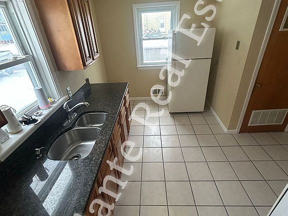 5th image of 3802 Revere Dr