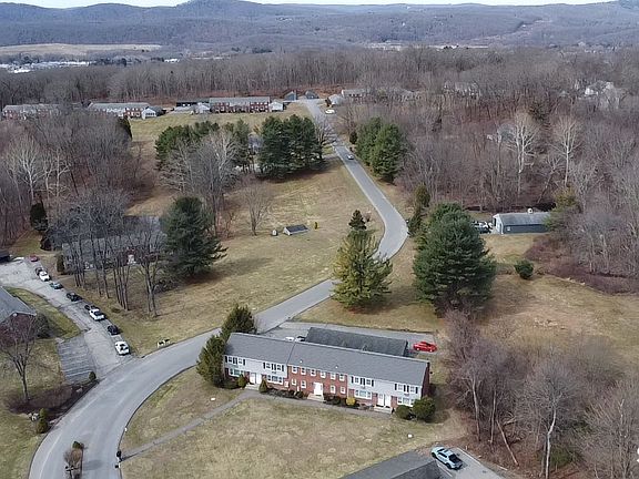 3rd image of 21 Old Farms Lane #21