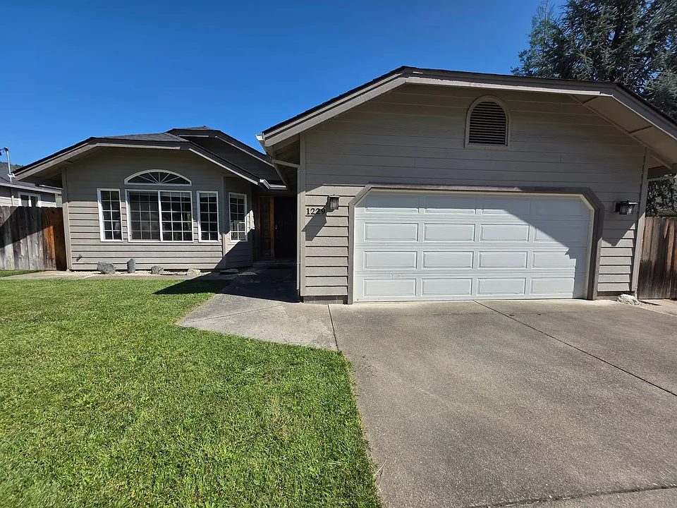 1229 NW Conklin Ave