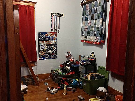 4th image of 303 N Morton St