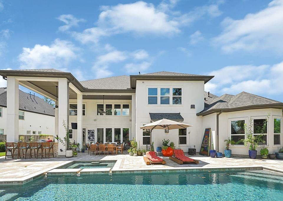 1st image of 119 S Curly Willow Cir