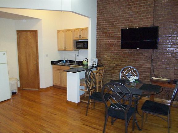 4th image of 311 W 87th St APT 2R