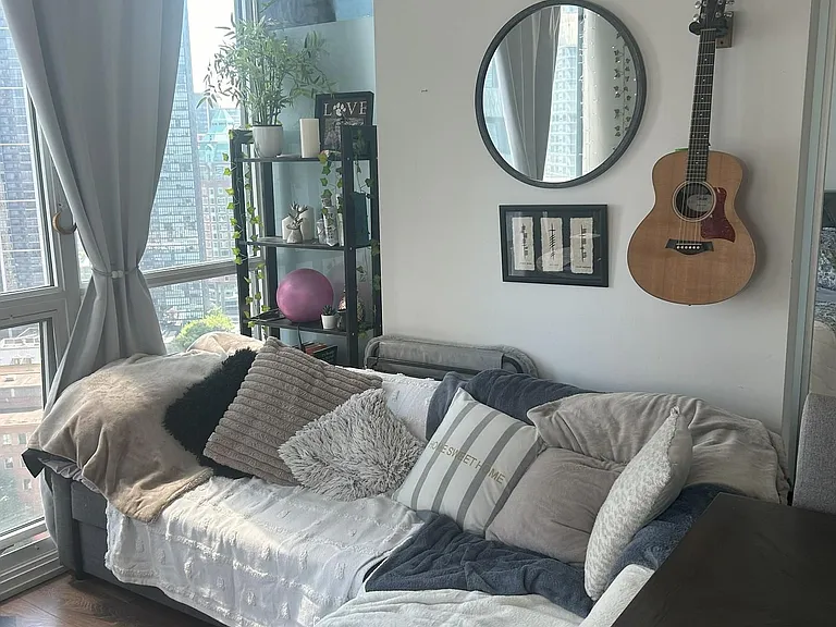 45 Charles St E #2709 — Photo 9