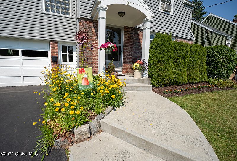 2nd image of 27 Harrison Avenue
