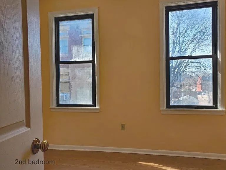 Second bedroom:13'x10'6" with 6' closet