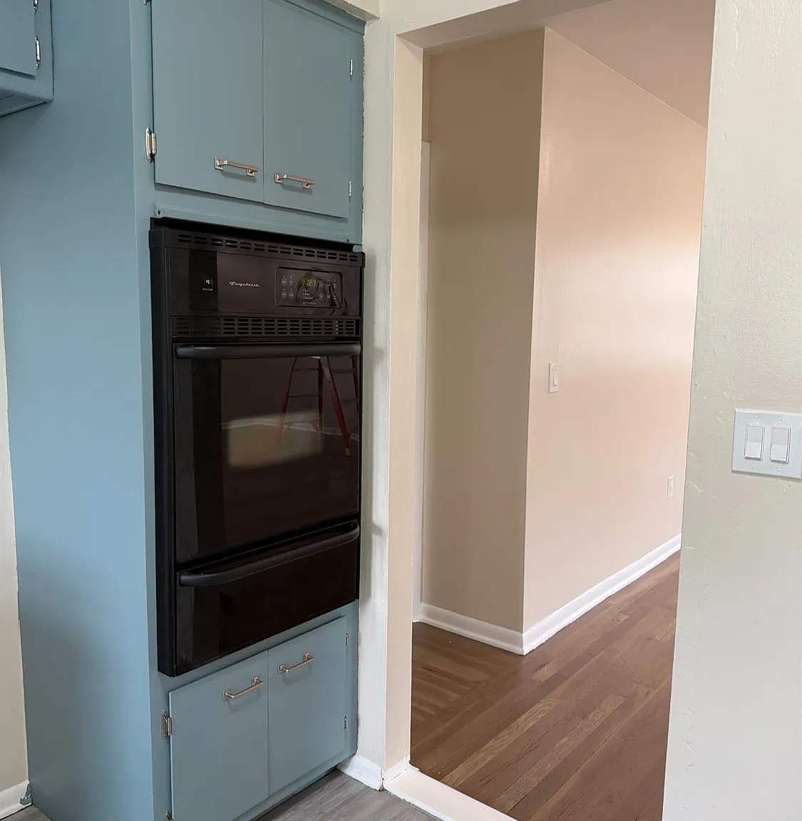 3 bed, 1.5 bath, $2,850 — Photo 4