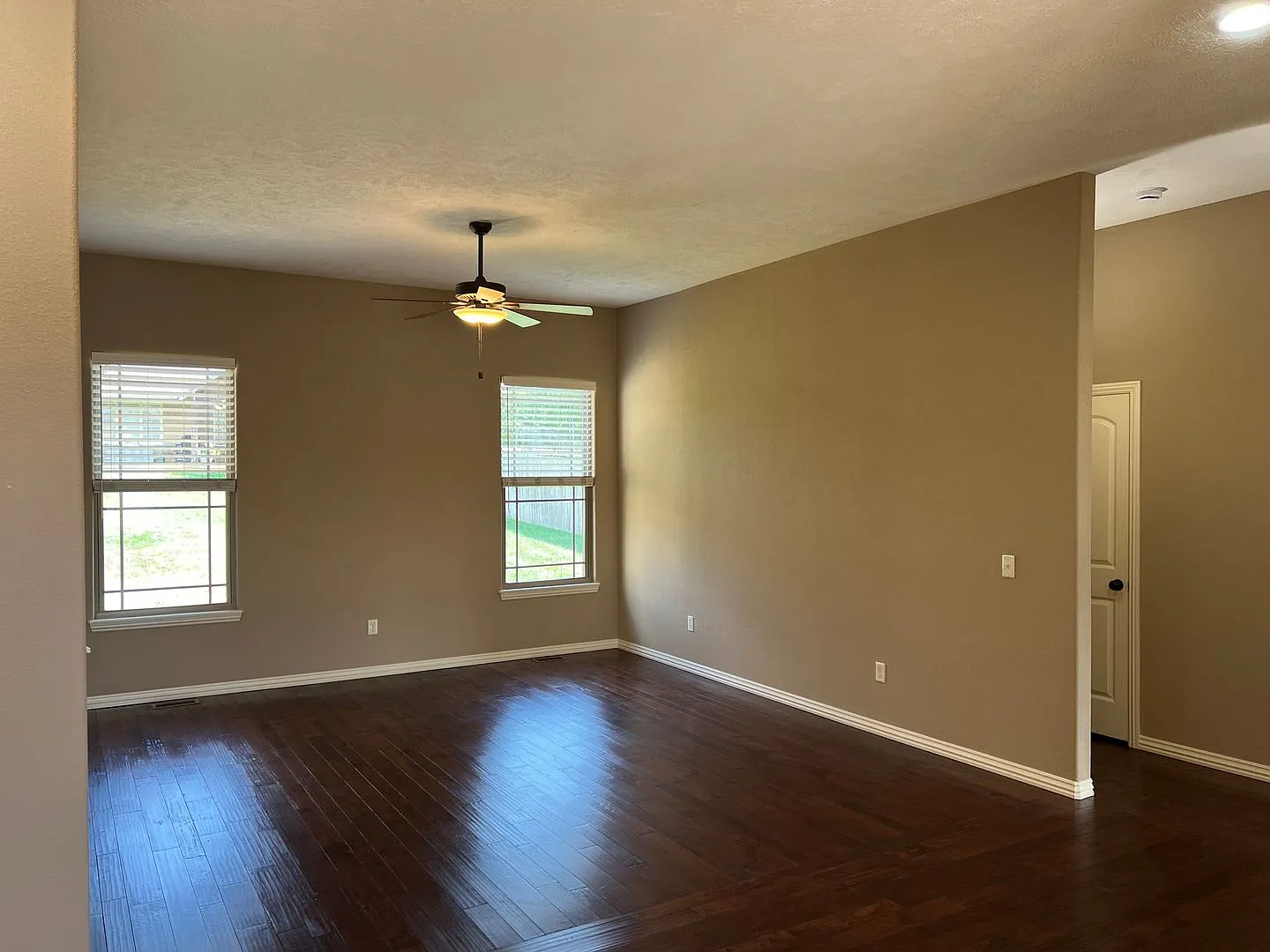 Elevated Everyday Living in Nixa - 3 Bed / 2 Bath — Photo 4